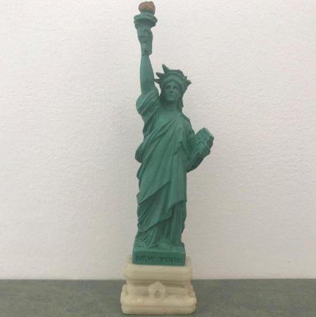 Image 1 of Vintage Statue of Liberty magnet.
