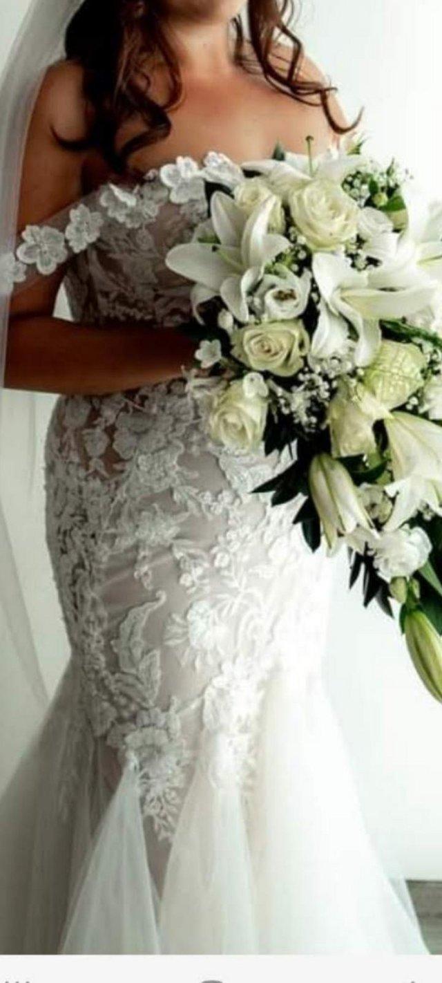 Preview of the first image of Enzoani Narine Wedding dress...