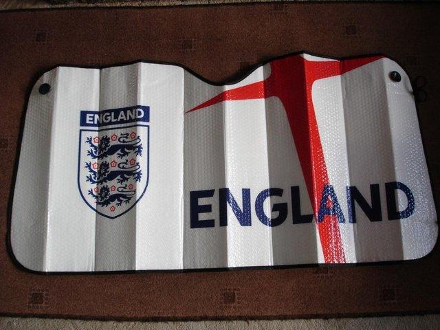 Preview of the first image of CAR WINDSCREEN ENGLAND SUNSHADE.