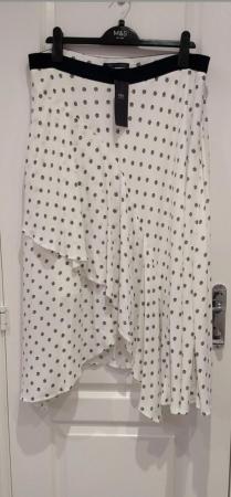 Image 11 of New Tags Marks and Spencer Soft White Skirt Size 18 Regular