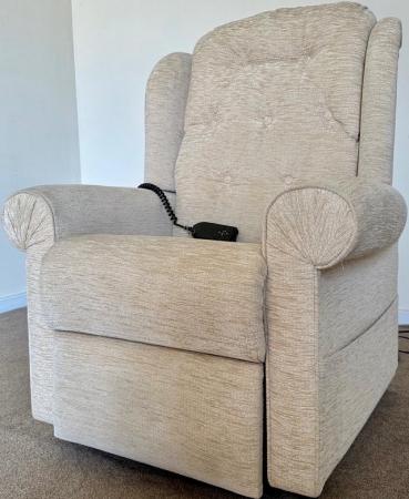 Image 1 of HSL ELECTRIC RISER RECLINER DUAL MOTOR CREAM CHAIR DELIVERY