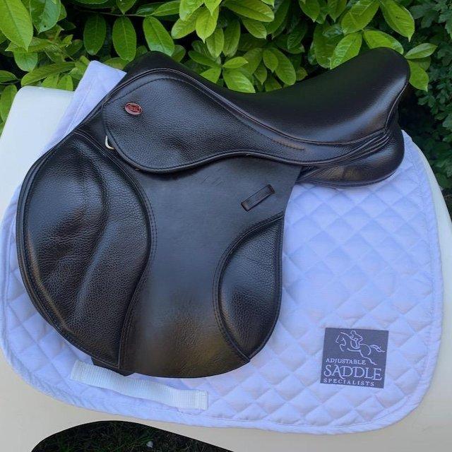 Preview of the first image of Kent and Masters s series 15.5 inch pony jump saddle.