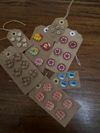 Image 1 of Natural wood, painted wood and acrylic cards of buttons
