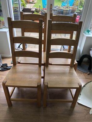 Image 2 of Victoriana Extendable Table and 4 chairs