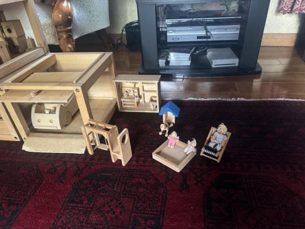 Image 2 of Early learning centre 4 story dolls house