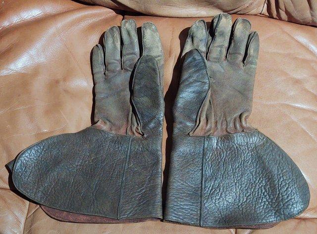 Preview of the first image of Antique/Old Vintage Gauntlet Leather Gloves.