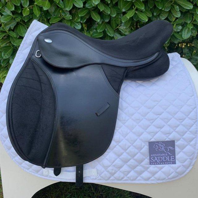 Preview of the first image of Thorowgood T4 17  inch cob saddle.