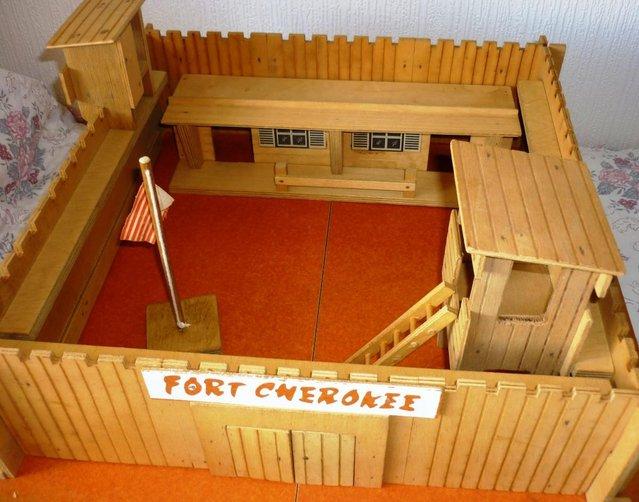 Preview of the first image of Vintage, unbranded Fort Cherokee, circa mid-1970s.