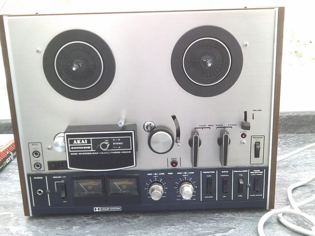 Preview of the first image of AKAI 4000DB Stereo Tape Deck RecorderReel to Reel Vintage.