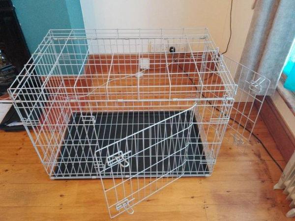 Image 4 of Folding metal dog cage with base