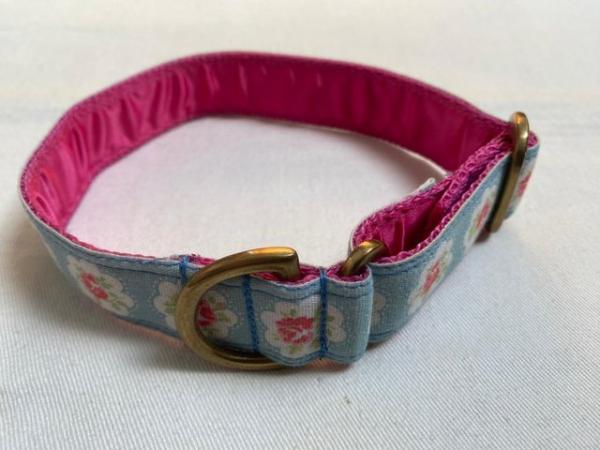Image 4 of Dog Collar, medium size, fabric with brass fittings
