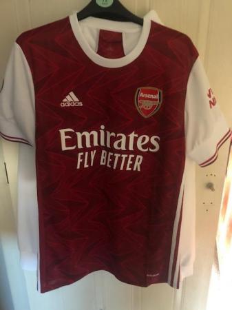 Image 2 of Official Arsenal shirt size M.