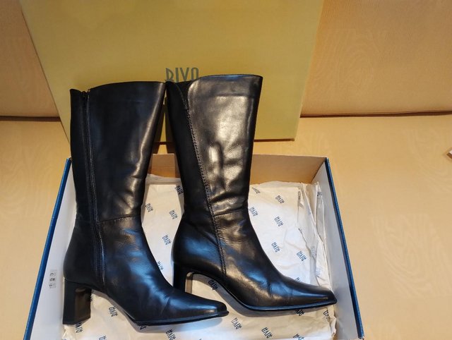 Preview of the first image of Riva Cadora Dulcie black leather boots.