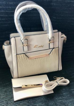 Image 1 of NEW glossy, faux crocodile leather handbag / shoulder bag