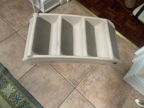 Image 4 of Pet carrier and pet steps