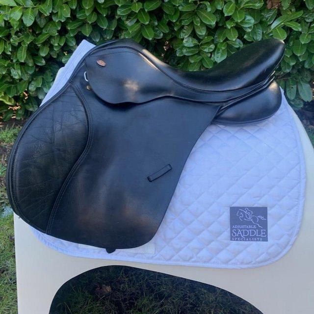 Preview of the first image of Kent and Masters 17.5 inch gp saddle.