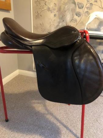 Image 1 of Silhouette Extra Wide 17.5" Saddle