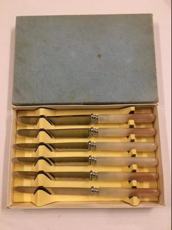 Image 1 of Set of 6 Vintage Butter/Tea/Side Knives Faux MOP Handles