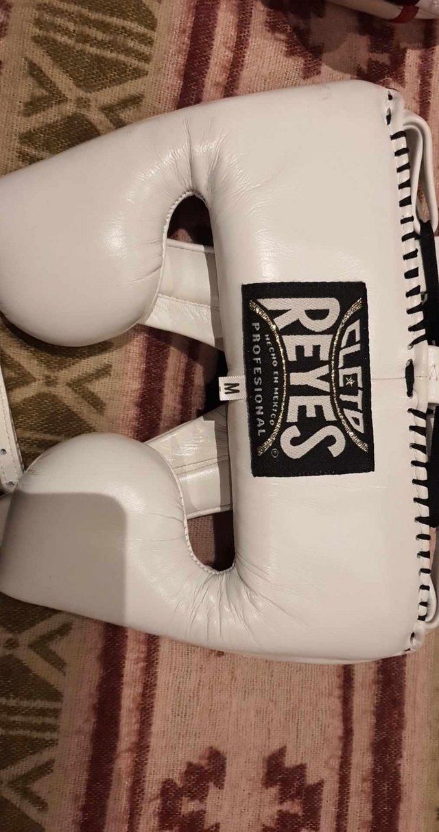 Preview of the first image of Cleto Reyes virtually new head guard.