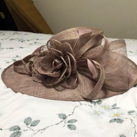 Image 2 of Stunning Mother of the bride hat used once excellent conditi