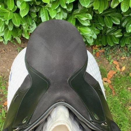 Image 8 of Thorowgood T4 17 inch gp saddle