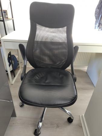 Image 2 of Black office chair - adjustable height, tilt and armrests