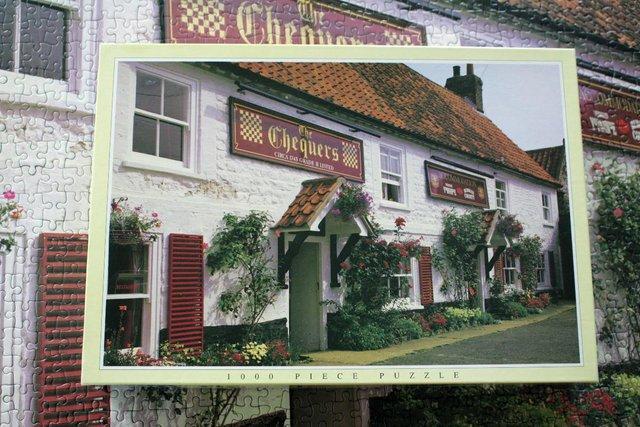 Preview of the first image of Chequers Inn 1000 jigsaw puzzle.