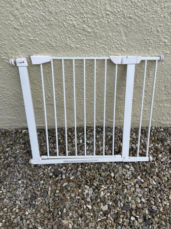 Image 2 of Cuggl stair gate. , suitable for children or aimals