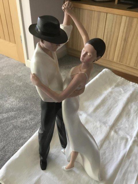 Preview of the first image of Art of Movement figurine 00307 First Dance.