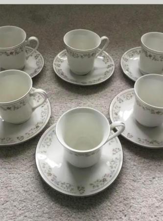 Image 2 of Vintage Hubei province Porcelain tea set, 6 Cups & 6 Saucers