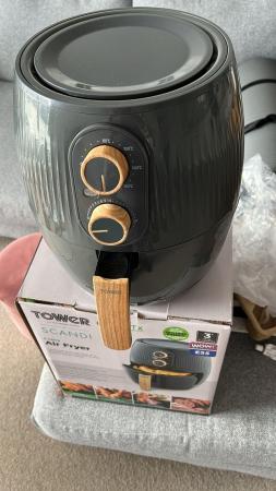 Image 3 of AIRFRYER , 99.9%NEW, LOW PRICE BECAUSE SELLER IS MOVING HOME