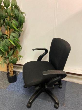 Image 2 of Hooked armrest black office/task/computer ergonomic chair