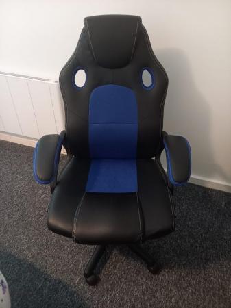 Image 1 of Gaming Chair - Ergonomic - Rolling Office Desk Chair