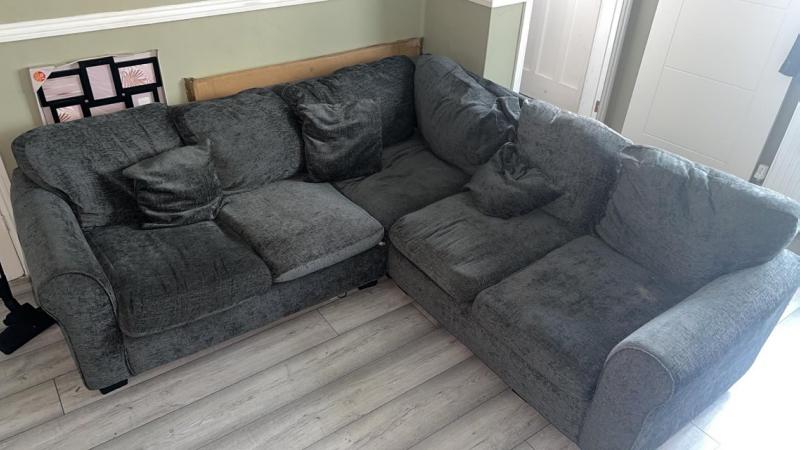 Image 3 of Grey fabric corner sofa