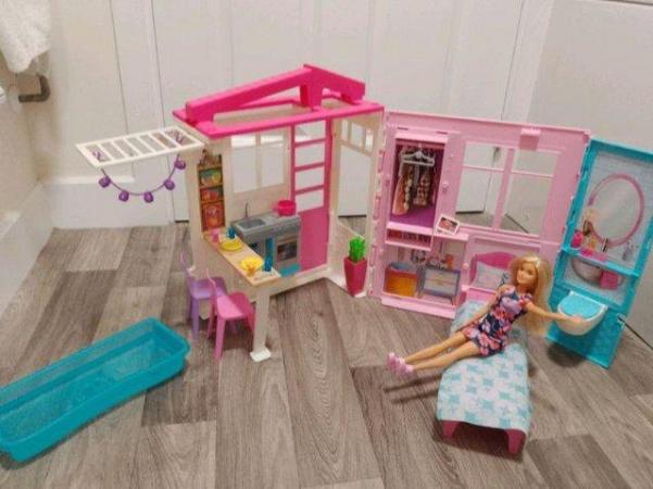 Image 3 of Barbie House Playset With Doll     FXG55-GM10