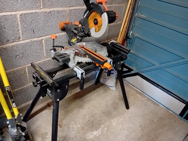 Preview of the first image of MITRE SAW EVOLUTION R210.