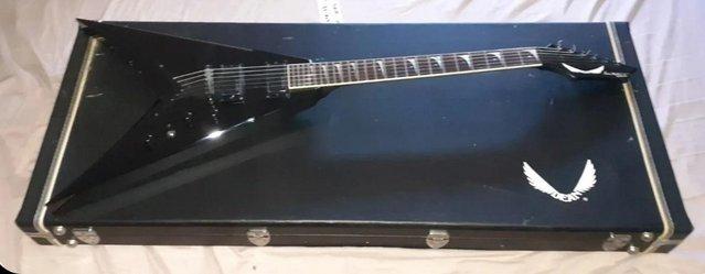 Preview of the first image of DEAN DAVE MUSTAINE VMNT FLYING V MADE IN KOREA & HARD CASE.