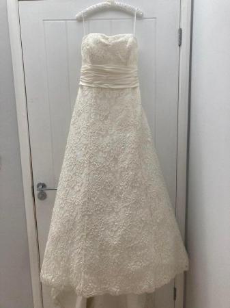 Image 1 of Fully detailed lace a-line wedding dress small / 8