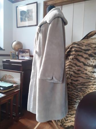 Image 4 of Vintage Faux Fur Coat 1950s Stylish & Warm MED 10-12 VGC