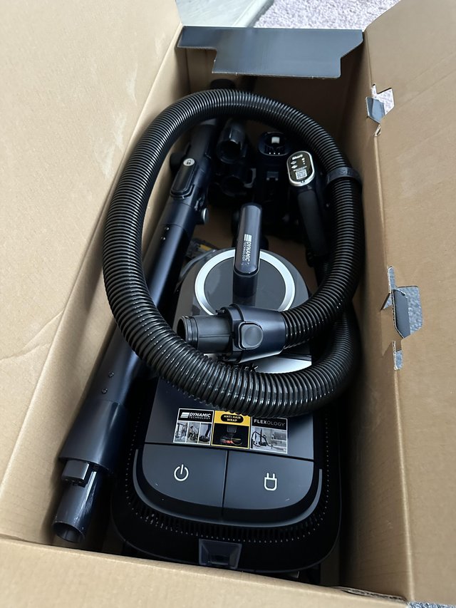 Preview of the first image of Shark vacuum cleaner 60w.