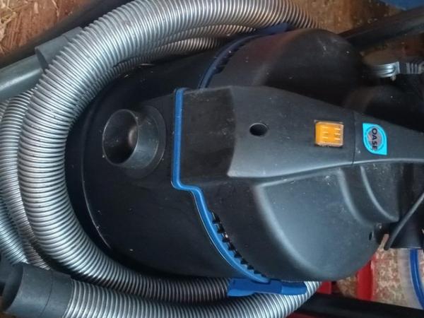Image 1 of POND VACUUM CLEANER OASE WITH EXTENSION HOSE