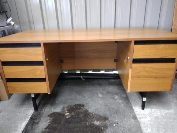 Image 1 of Large office desk with lockable drawers