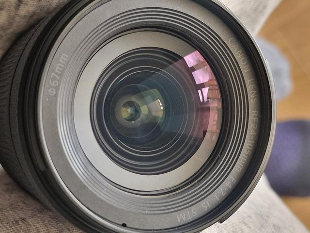 Preview of the first image of Canon rf 24-105mm F4-7.1 is stm.