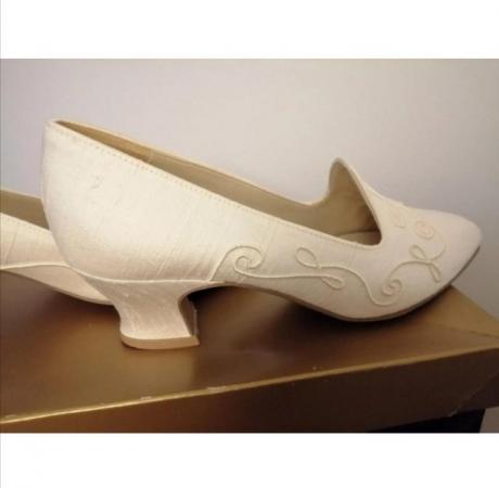 Image 2 of Satin Embroidered Cream Bridal/Bridesmaid Shoes size 3