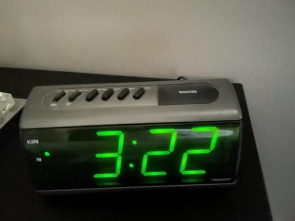 Image 2 of Bedside Alarm Clock Bedside Alarm Clock in green LED as new