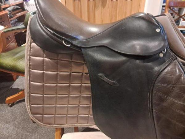 Image 6 of Leather 17.5" gp brown saddle