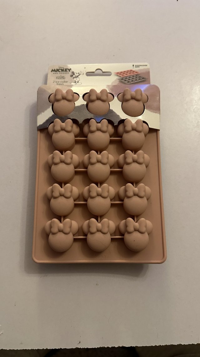 Preview of the first image of Disney ice cube tray. Minnie & Mickey heads ( new ).