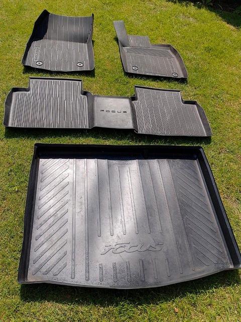 Preview of the first image of Rubber Car Mats, Ford Focus.