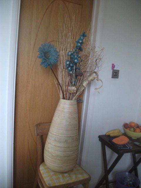 Preview of the first image of VASE AND DRIED ARRANGEMENT (preloved).