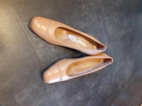 Image 2 of Smart ladies court shoes, leather, size 39 EU / 6 UK